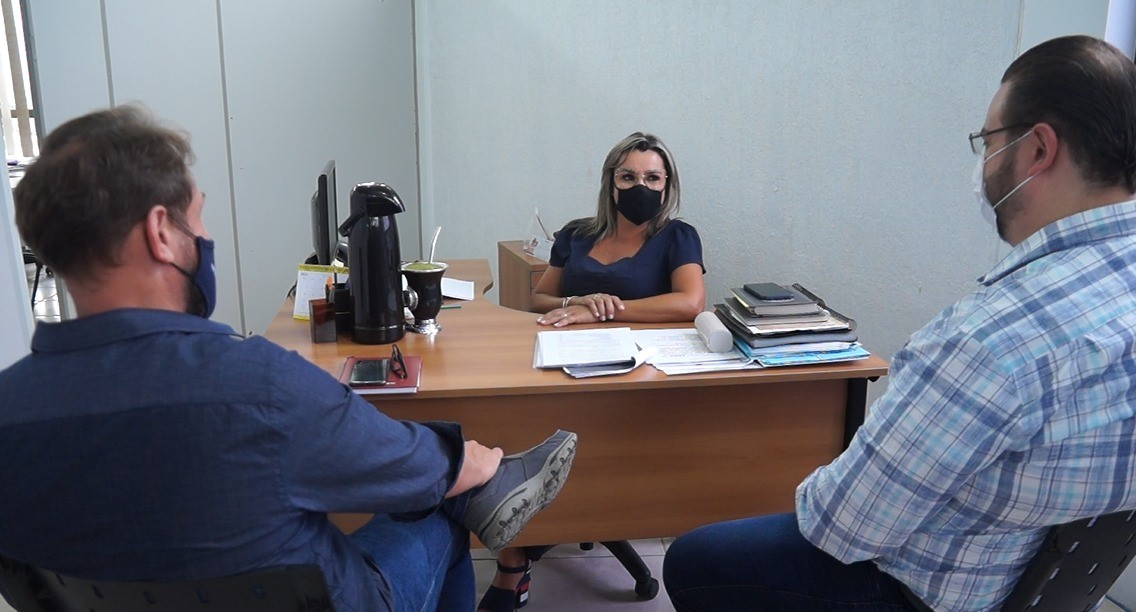 Secretaria de Planejamento de Parobé recebe visita de secretários de Caxias do Sul