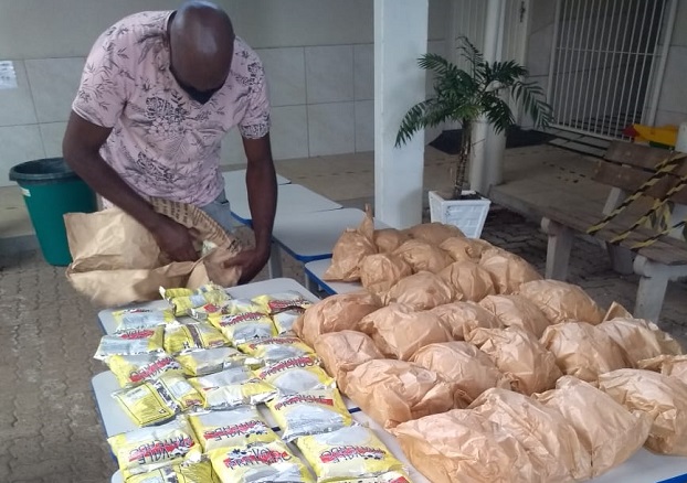 Ação “Pão na Casa” doa pães caseiros e leite em pó a alunos da rede municipal de Taquara