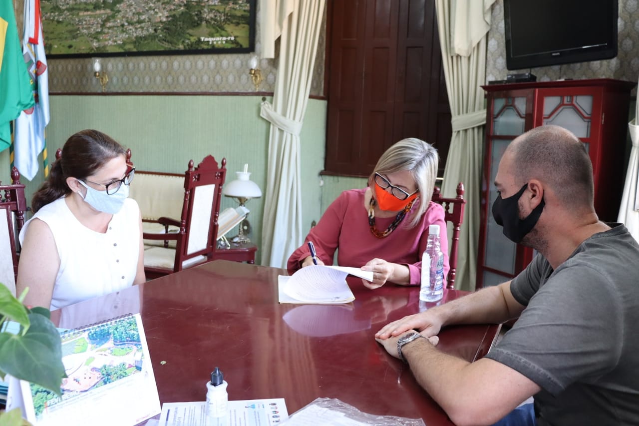 Prefeitura de Taquara formaliza convênio com o Cimol para o estágio de estudantes