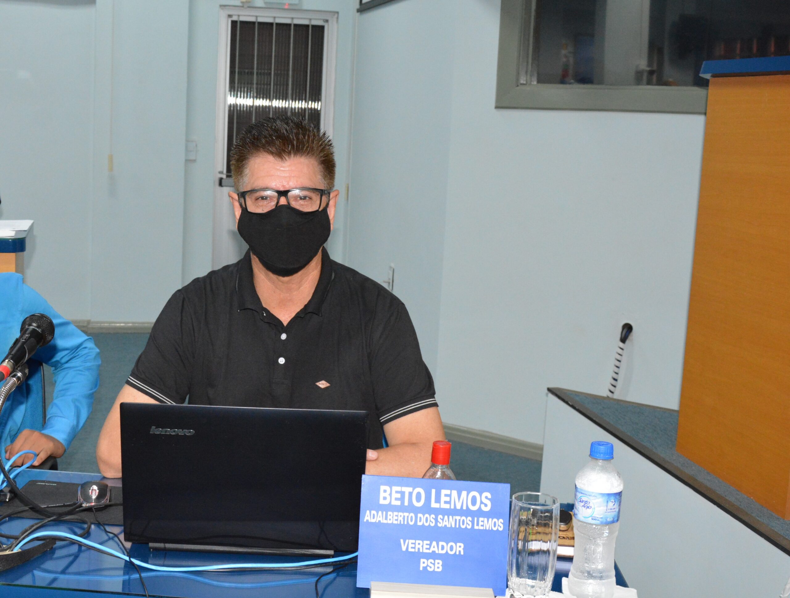 Líder do governo Sirlei defende veto a projeto de lei de diretores de escolas