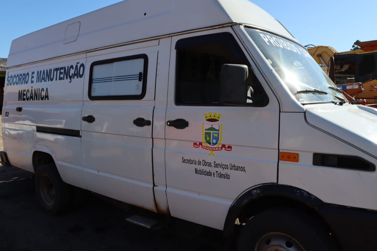 Prefeitura de Taquara começa adesivar veículos oficiais com brasão do município