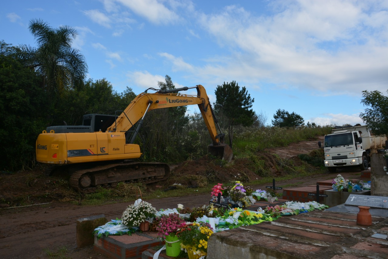 Cemitério Municipal de Taquara começa a ser ampliado para receber construção de gavetas