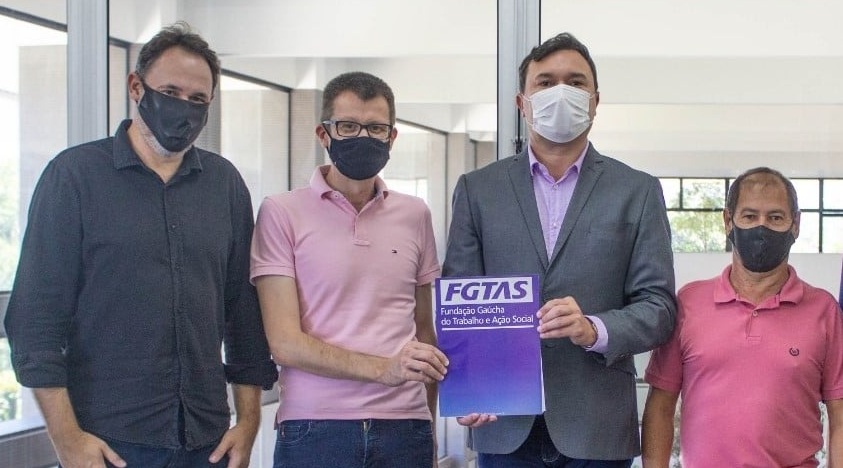 Prefeitura de Igrejinha renova parcerias com Consepro e FGTAS/Sine