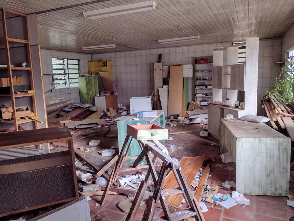 Prefeitura de Três Coroas promove limpeza em espaços públicos do município