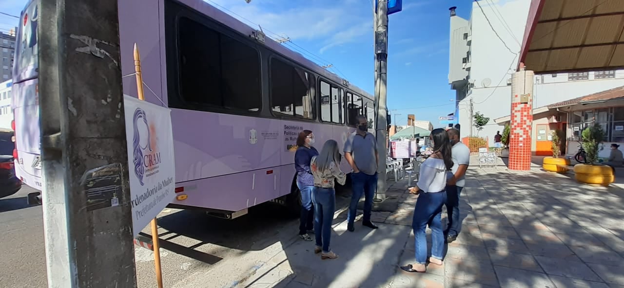 Ônibus Lilás faz parte das atividades do aniversário de 11 anos do CRAM de Parobé
