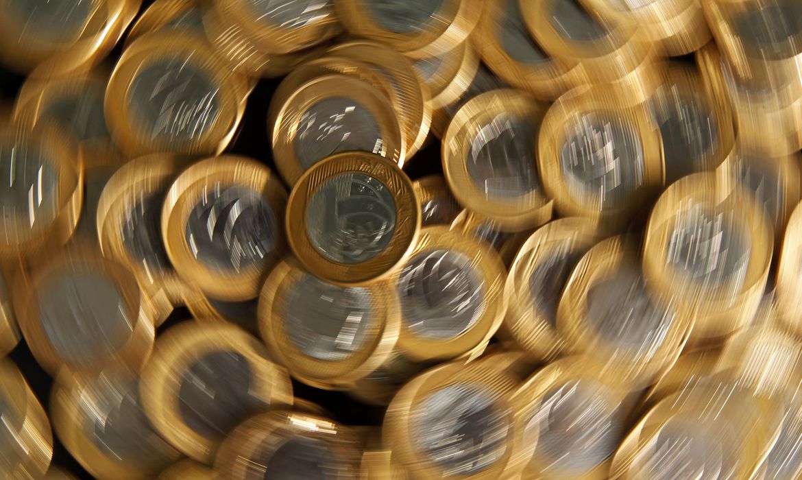 Governo Federal propõe salário mínimo de R$ 1.147 em 2022, sem aumento real