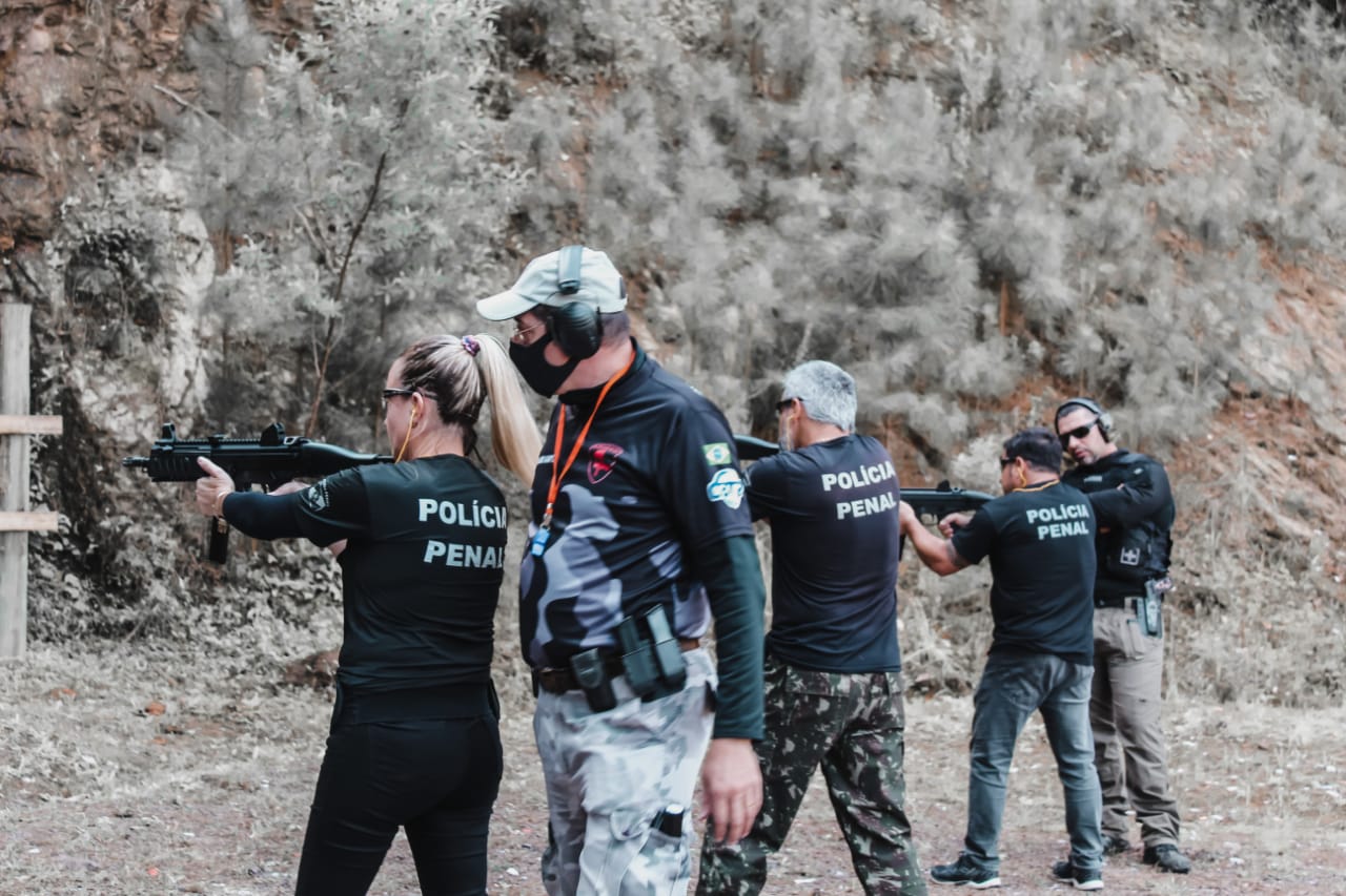 Agentes do Presídio Estadual de Taquara participam de curso de aprimoramento em tiro de diversos calibres