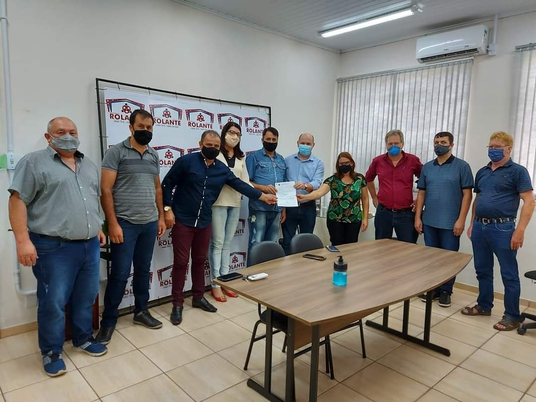 Deputado Heitor Schuch entrega emenda de R$ 100 mil para a educação de Rolante