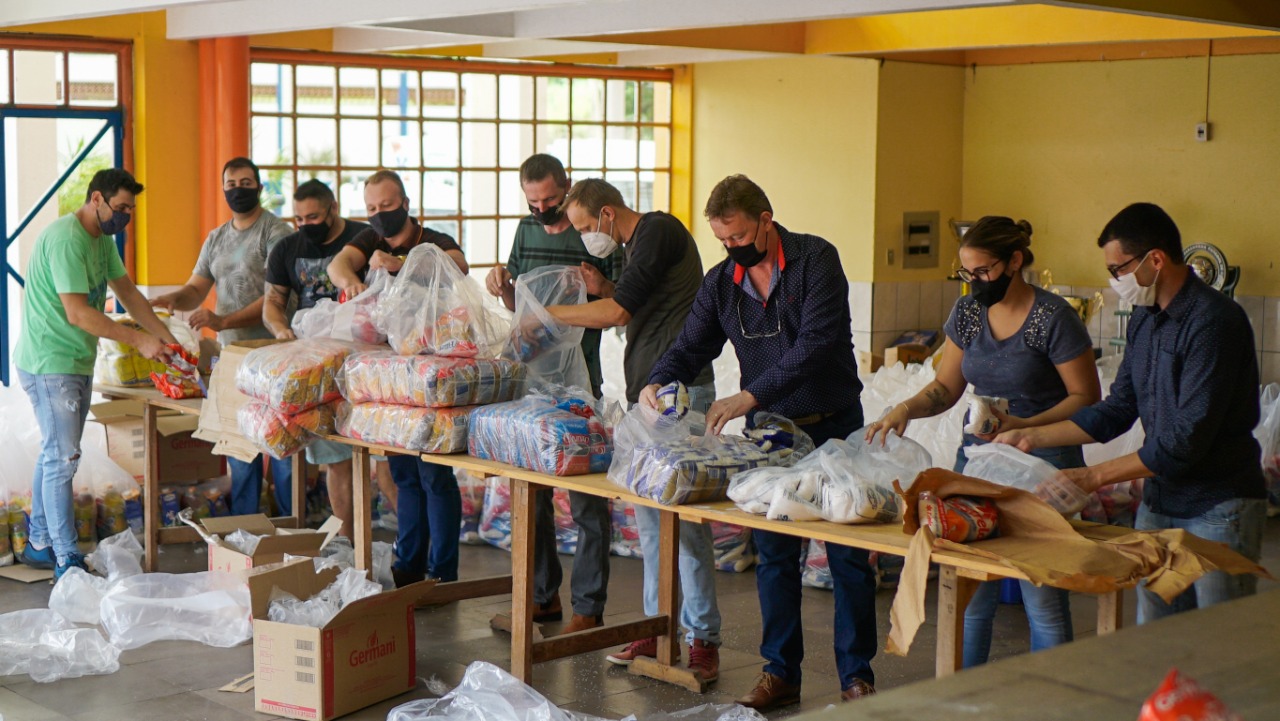 Kits de alimentação escolar serão distribuídos às famílias dos estudantes de Riozinho