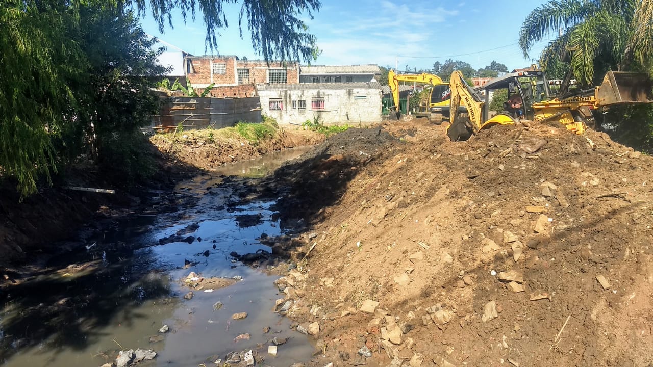 Previsão da prefeitura de Taquara é de que desassoreamento do Arroio Sonda levará aproximadamente 15 dias