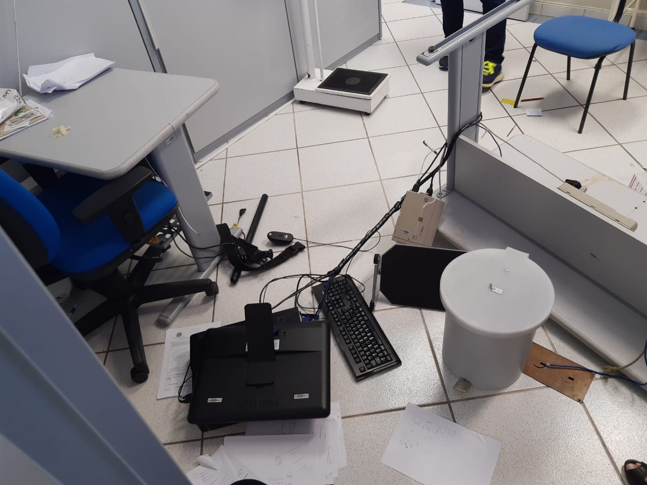 Homem agride guarda e quebra equipamentos do INSS em Taquara durante realização de sua perícia