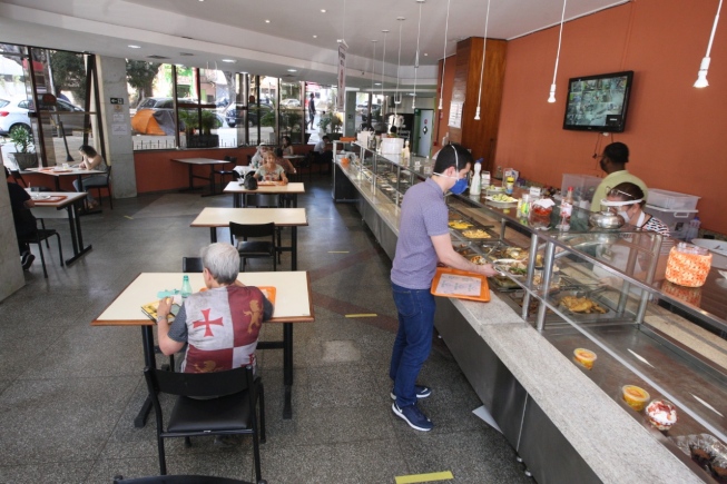 Governo do Estado permite abertura de comércio e restaurantes neste sábado (3)