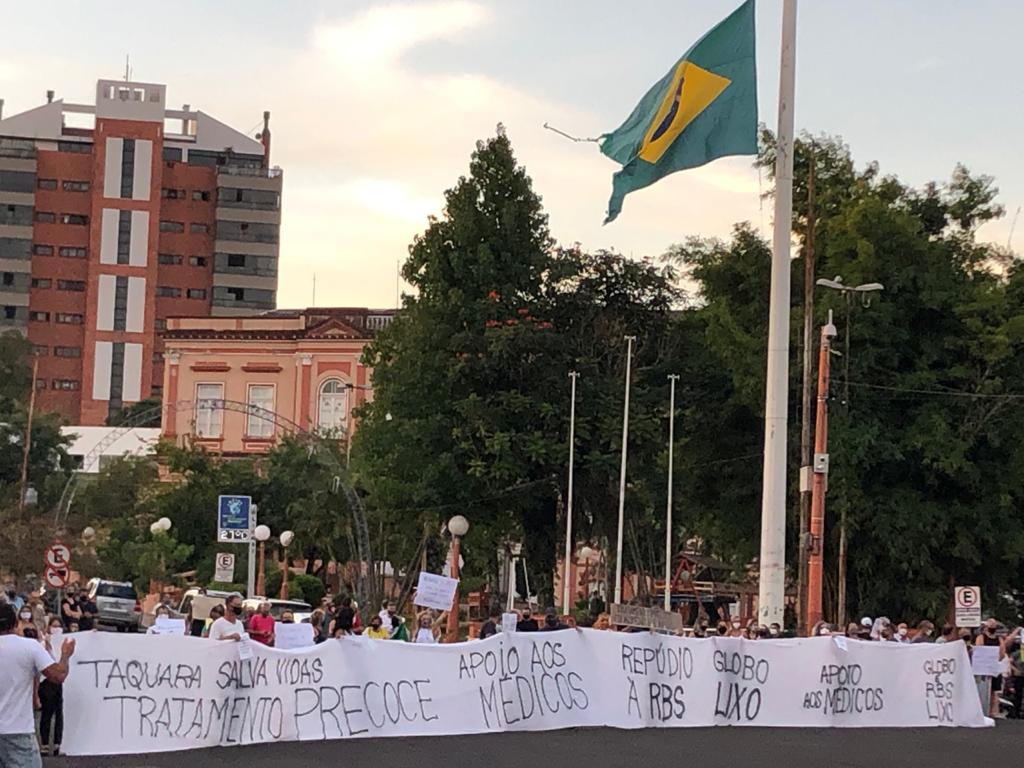 Manifestação em Taquara defende "tratamento precoce" para a Covid-19