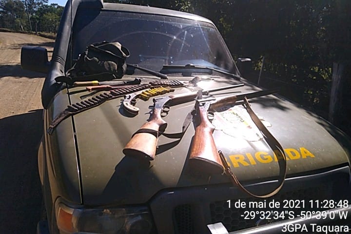 Grupamento de Polícia Ambiental de Taquara prende três caçadores no interior do município