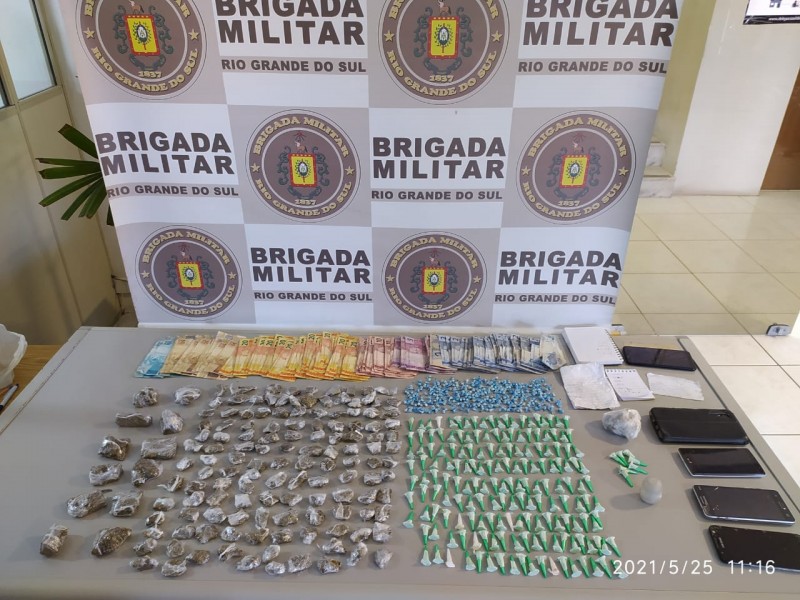 Cinco pessoas são presas por tráfico de entorpecentes em Taquara