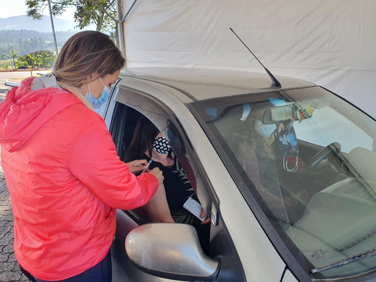 Segunda dose para pessoas com 64 e 65 anos será no próximo sábado (15) em Taquara
