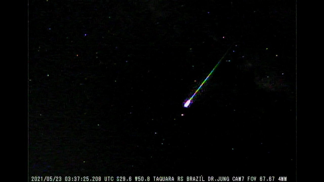Observatório em Taquara registra passagem de meteoro no RS