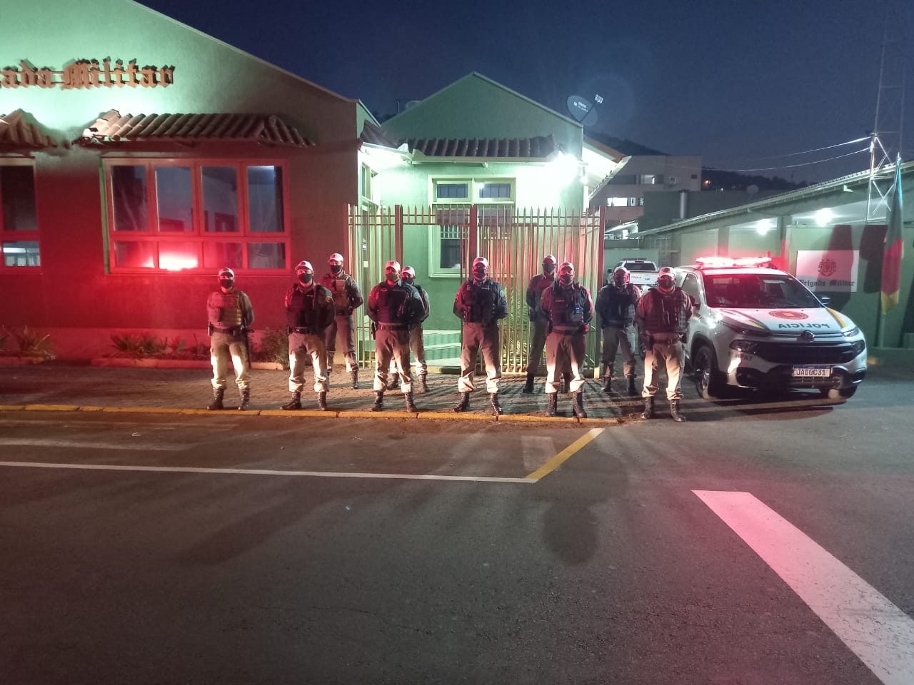 Operação da Brigada em Igrejinha apreende caça-níqueis e encerra baile com 80 pessoas