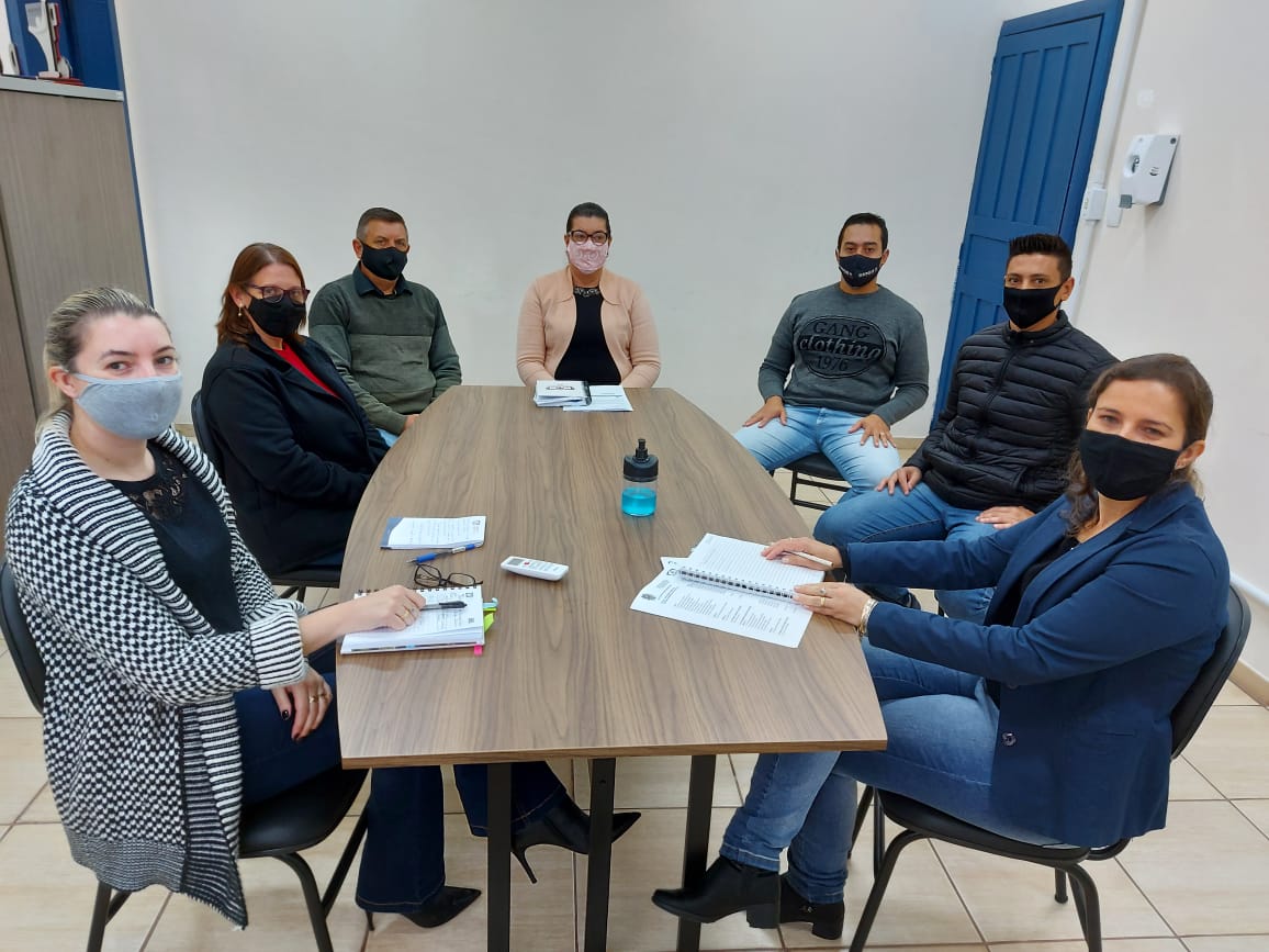 Vagas na educação infantil é tema de encontro entre vereadores e secretária de Educação de Rolante