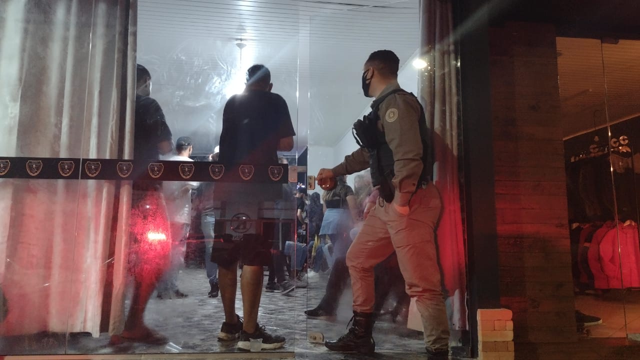 Aglomerações e festas clandestinas continuam sendo flagradas em Taquara