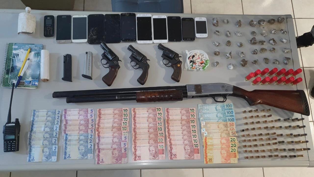 Brigada Militar prende cinco e localiza armas e drogas em Rolante