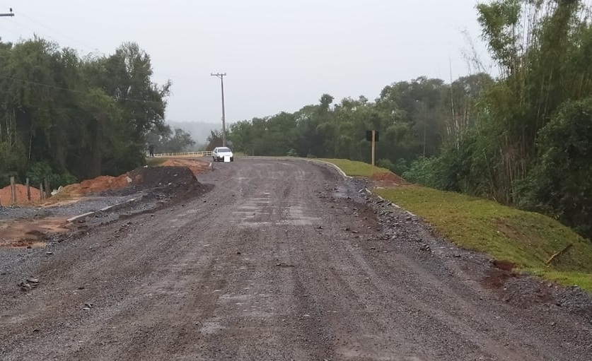 Moradores aguardam término da Estrada do Pinhal e Prefeitura de Parobé diz que asfaltamento inicia em alguns dias