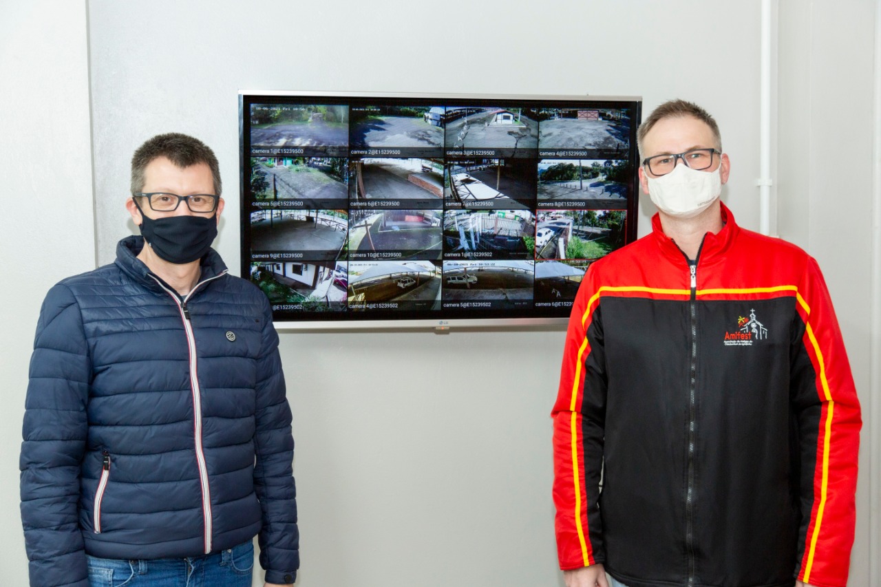 AMIFEST entrega sistema de videomonitoramento no Parque Almiro Grings