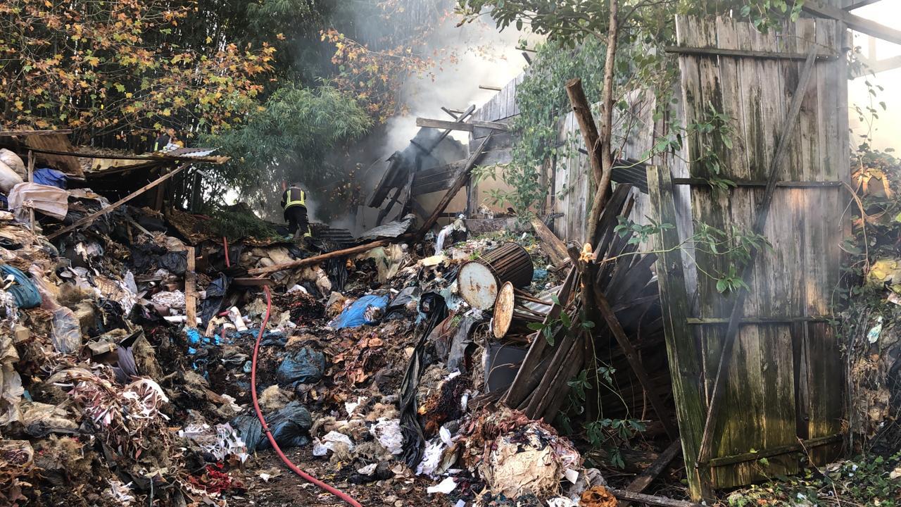 Incêndio atinge galpões industriais em Taquara