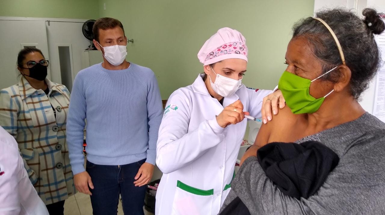 Destaque na região contra a Covid-19, Parobé projeta imunização de pessoas com 45 anos na próxima segunda-feira (14)