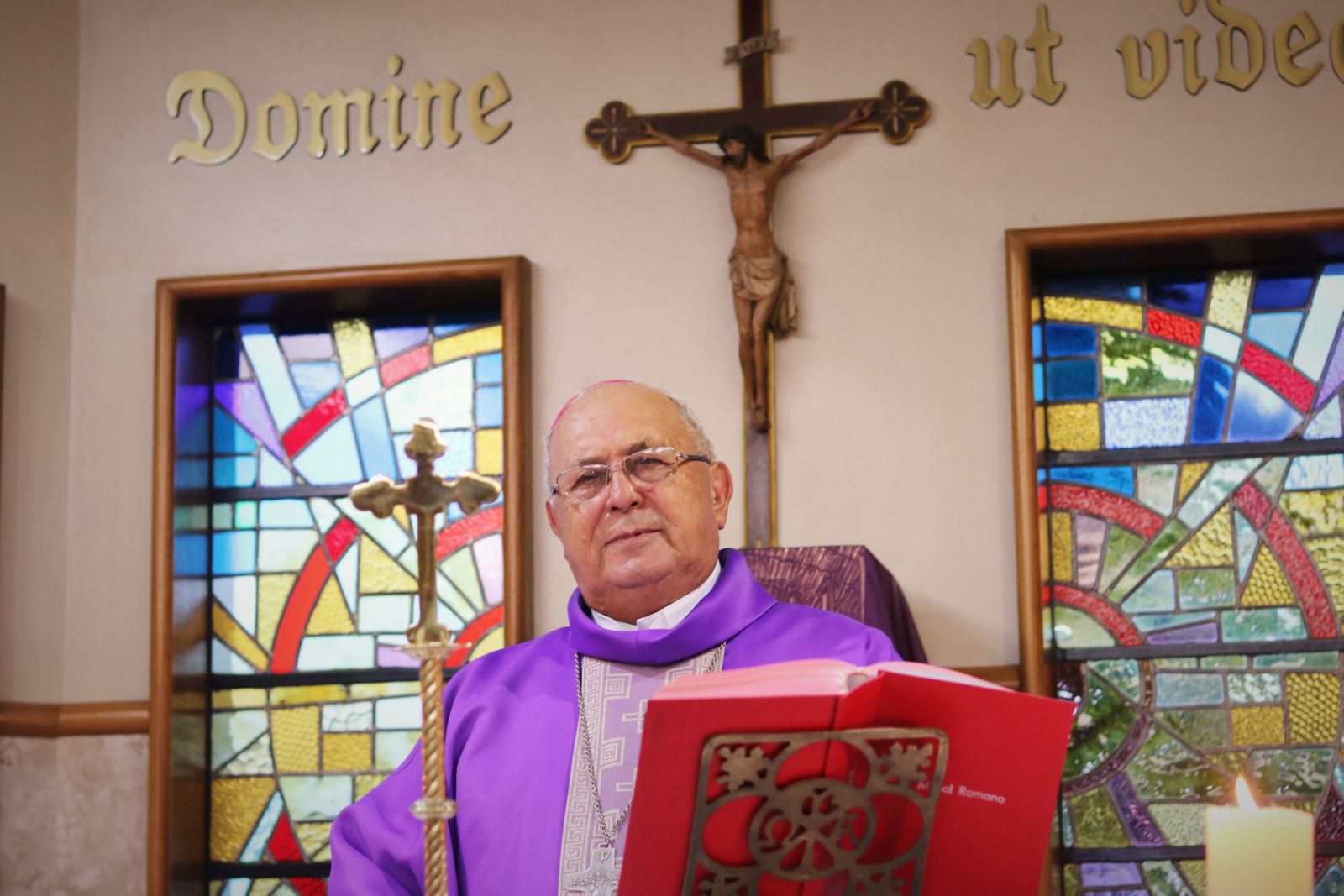 Bispo Dom Zeno apresenta carta de renúncia ao Papa Francisco