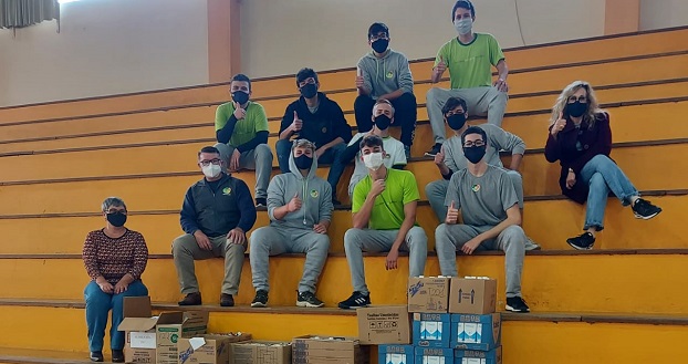 Alunos do Dorothea Schafke participam de projeto de matemática e arrecadam mais de duas toneladas de alimentos