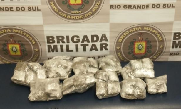 Motociclista é abordado na ERS-239 em Parobé e acaba detido por tráfico de entorpecentes