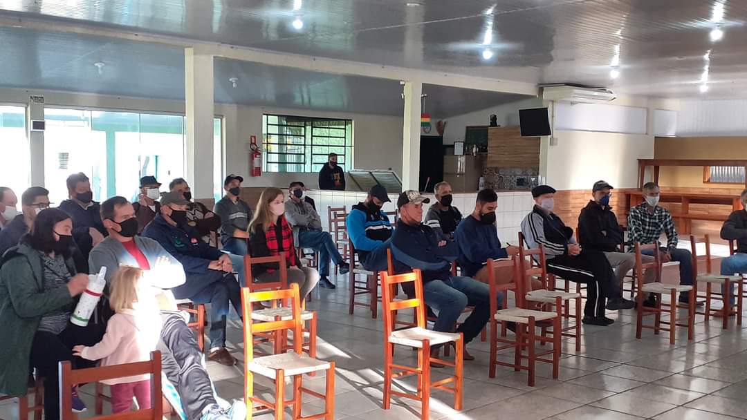 Produtores rurais de Rolante participam de palestra sobre manejo integrado de pragas