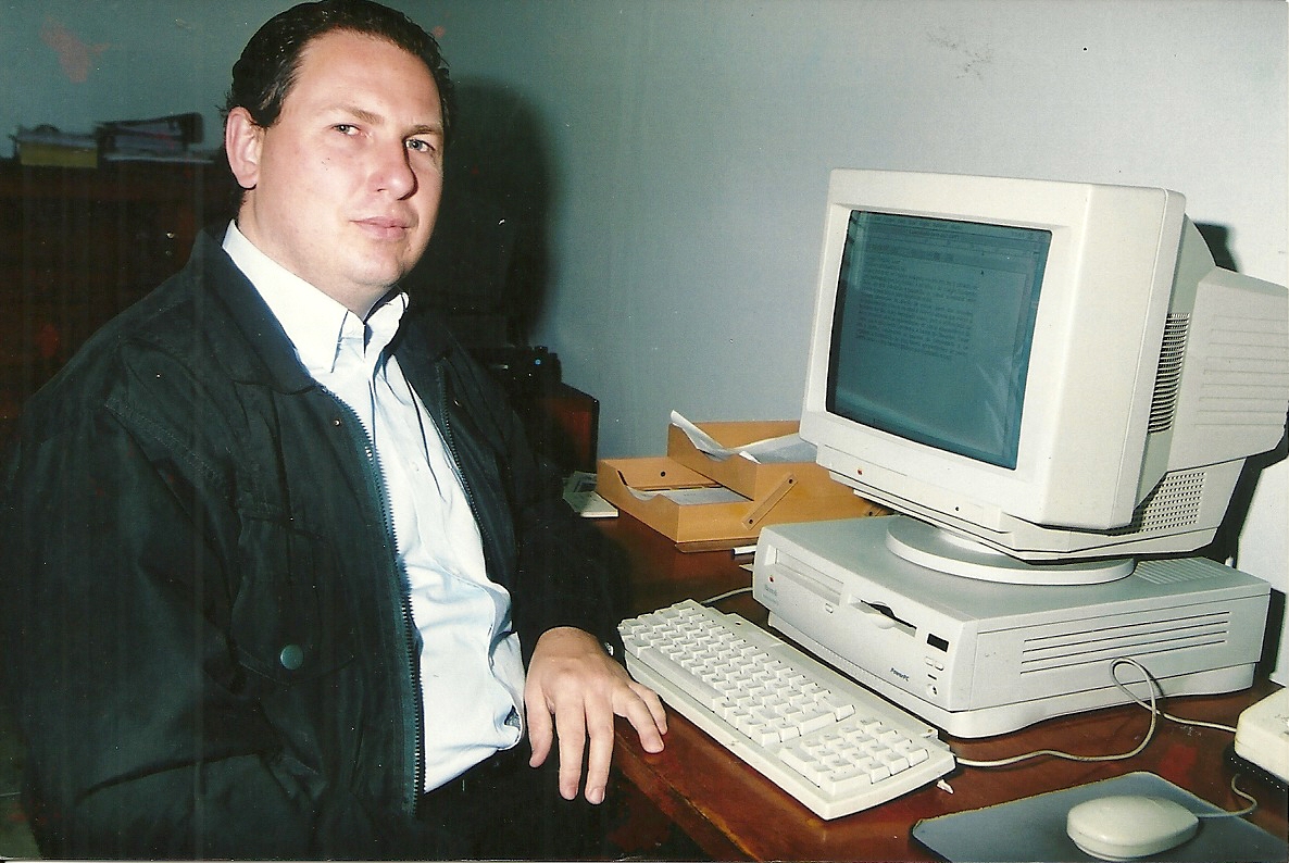 Jornalista taquarense busca apoio para publicar seu primeiro livro, “O Detonador"