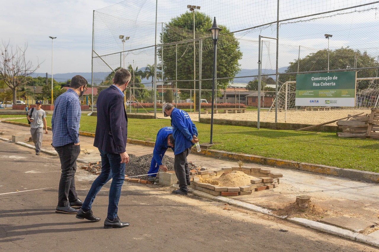 Estrutura da nova Rua Coberta de Igrejinha começa a tomar forma