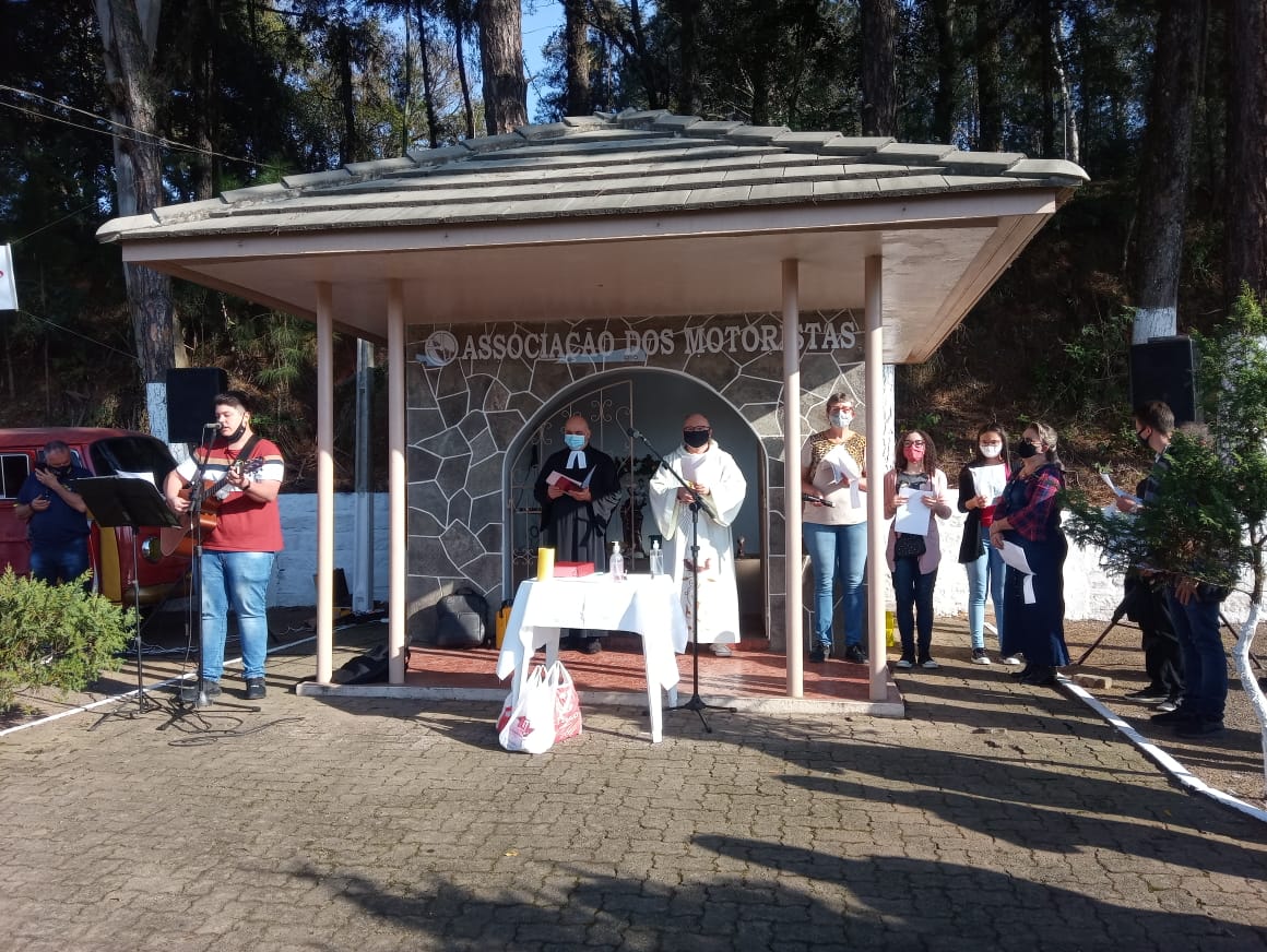 Motoristas e colonos são homenageados com culto em Taquara; ASSISTA