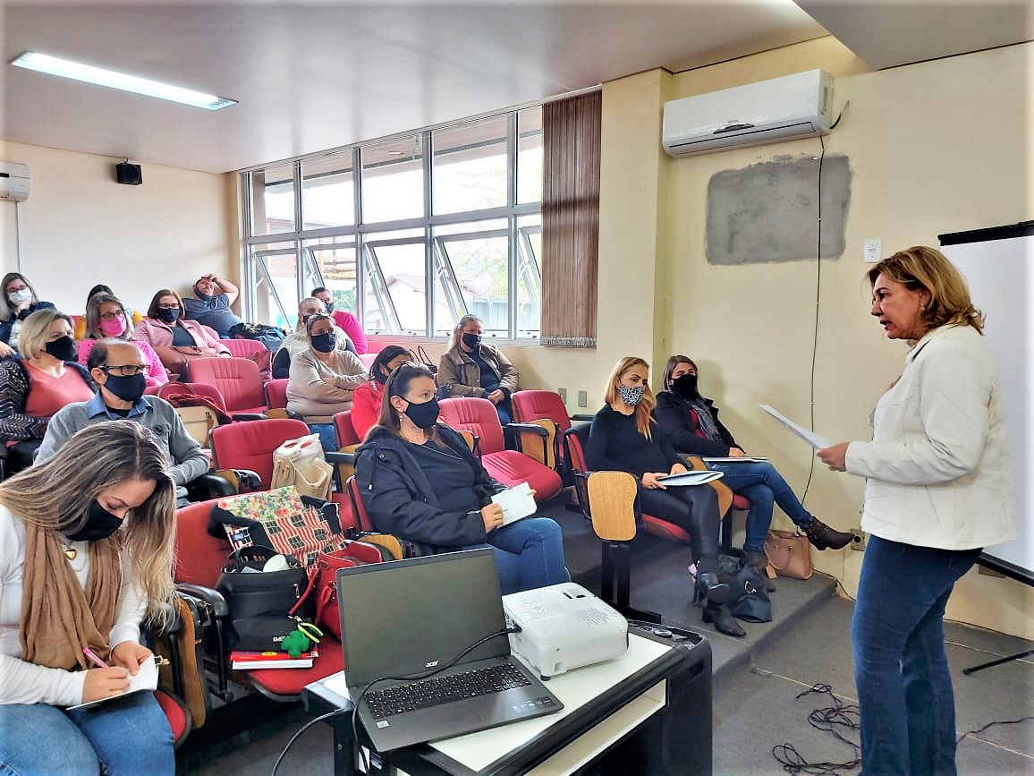 Secretaria de Educação de Parobé promove encontro de diretores escolares