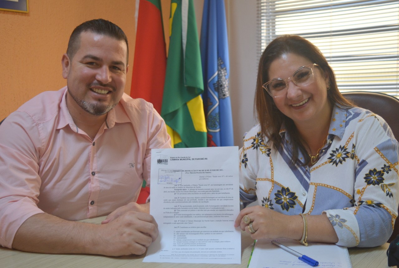 Secretária de Saúde de Parobé recebe projeto de resolução no Legislativo