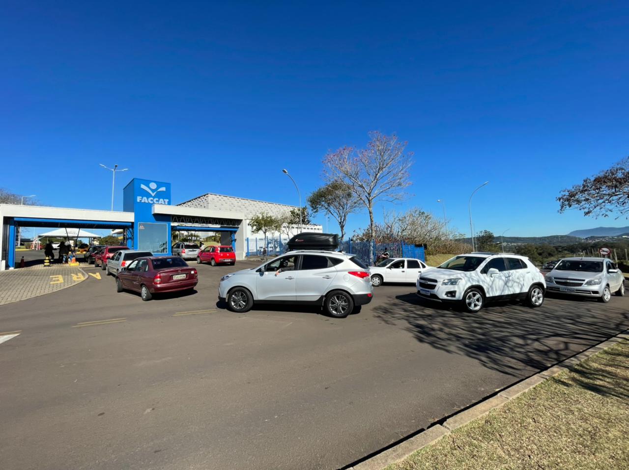 Taquara promovera drive-thru de vacinação contra a Covid-19 para pessoas com 20 anos ou mais nesta sexta-feira (13)