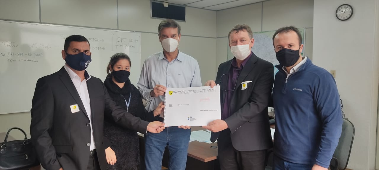 Prefeito de Riozinho se reúne com diretoria do Daer para tratar sobre projetos asfálticos para o município