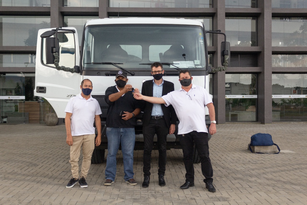 Prefeitura de Igrejinha adquire caminhão truck para reforçar trabalho na Secretaria de Obras