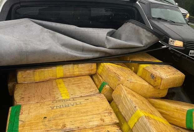 Polícia Rodoviária Federal e Brigada Militar apreendem 400 quilos de maconha em Parobé