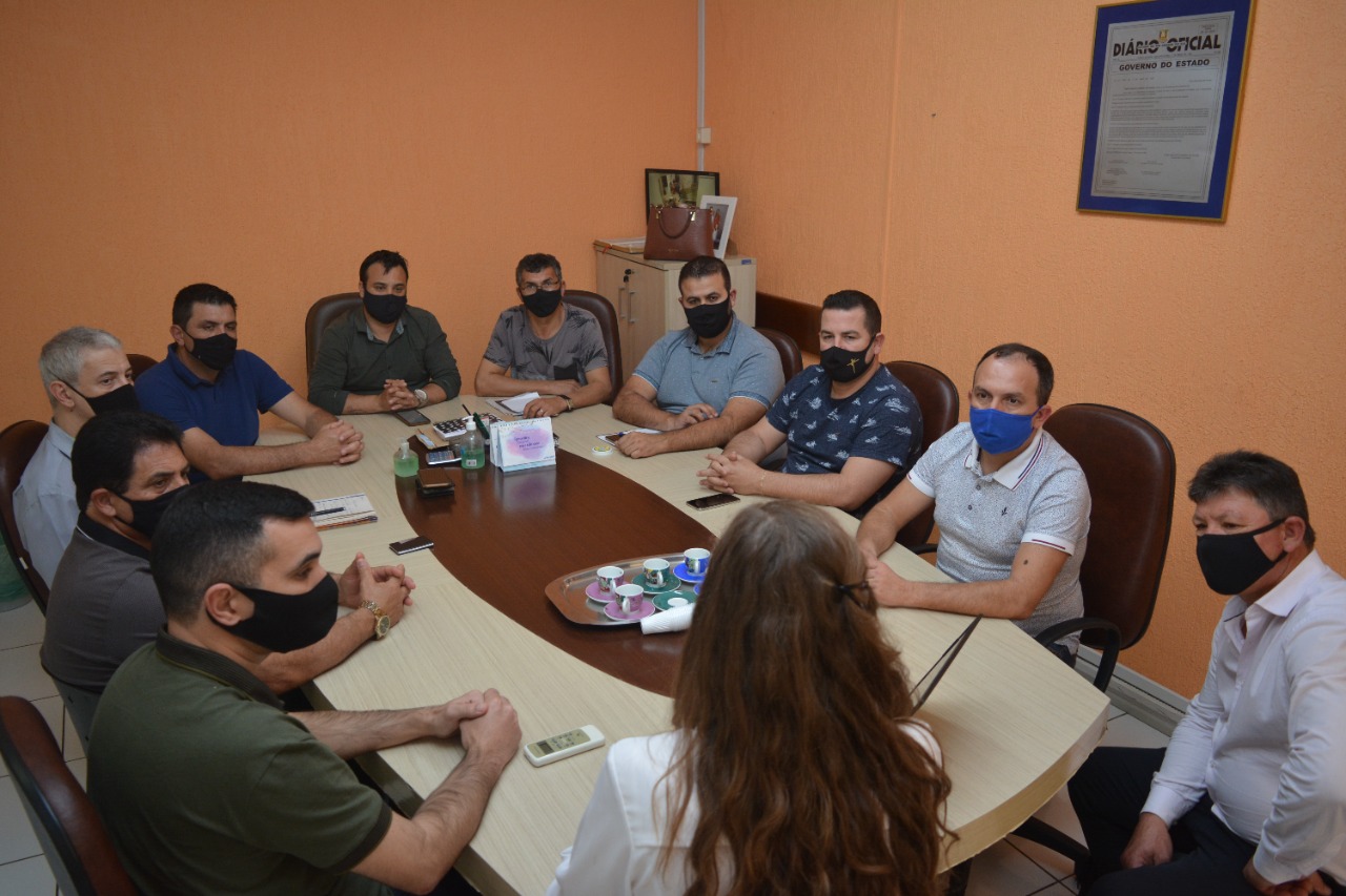 Empreendedorismo e desburocratização são temas de reunião entre vereadores e Sebrae em Parobé