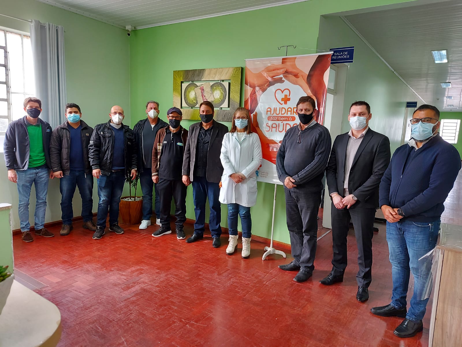 Prefeito e presidente da Fundação Hospitalar de Rolante apresentam novo diretor administrativo da casa de saúde