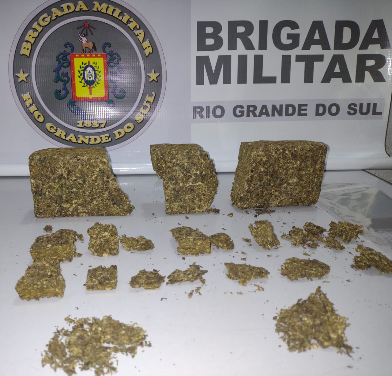Dois adolescentes são apreendidos por tráfico em Três Coroas