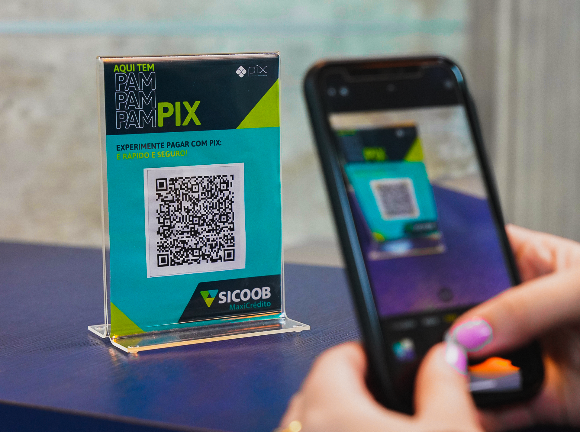 PIX já supera boleto, cheque, TED e DOC, ressalta Sicoob Maxicrédito