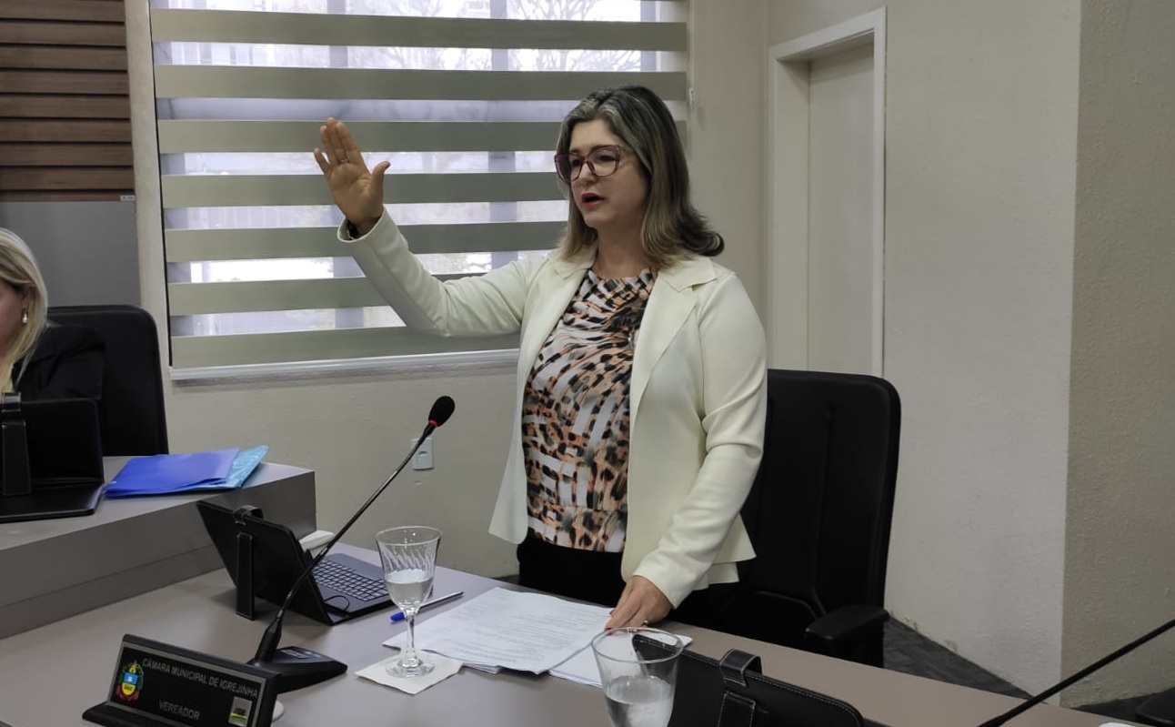 Zeneide Wallauer (MDB) assume como vereadora em Igrejinha
