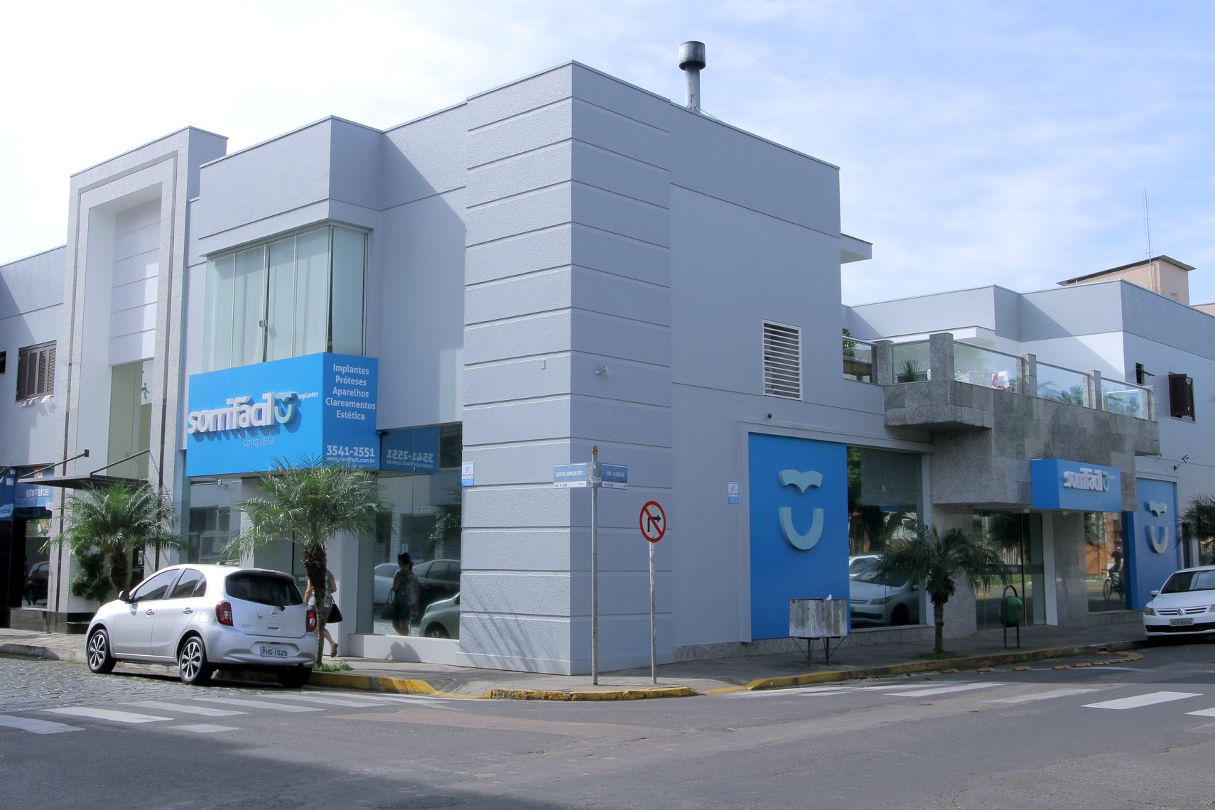 Sorrifácil de Taquara promove semana do implante dentário