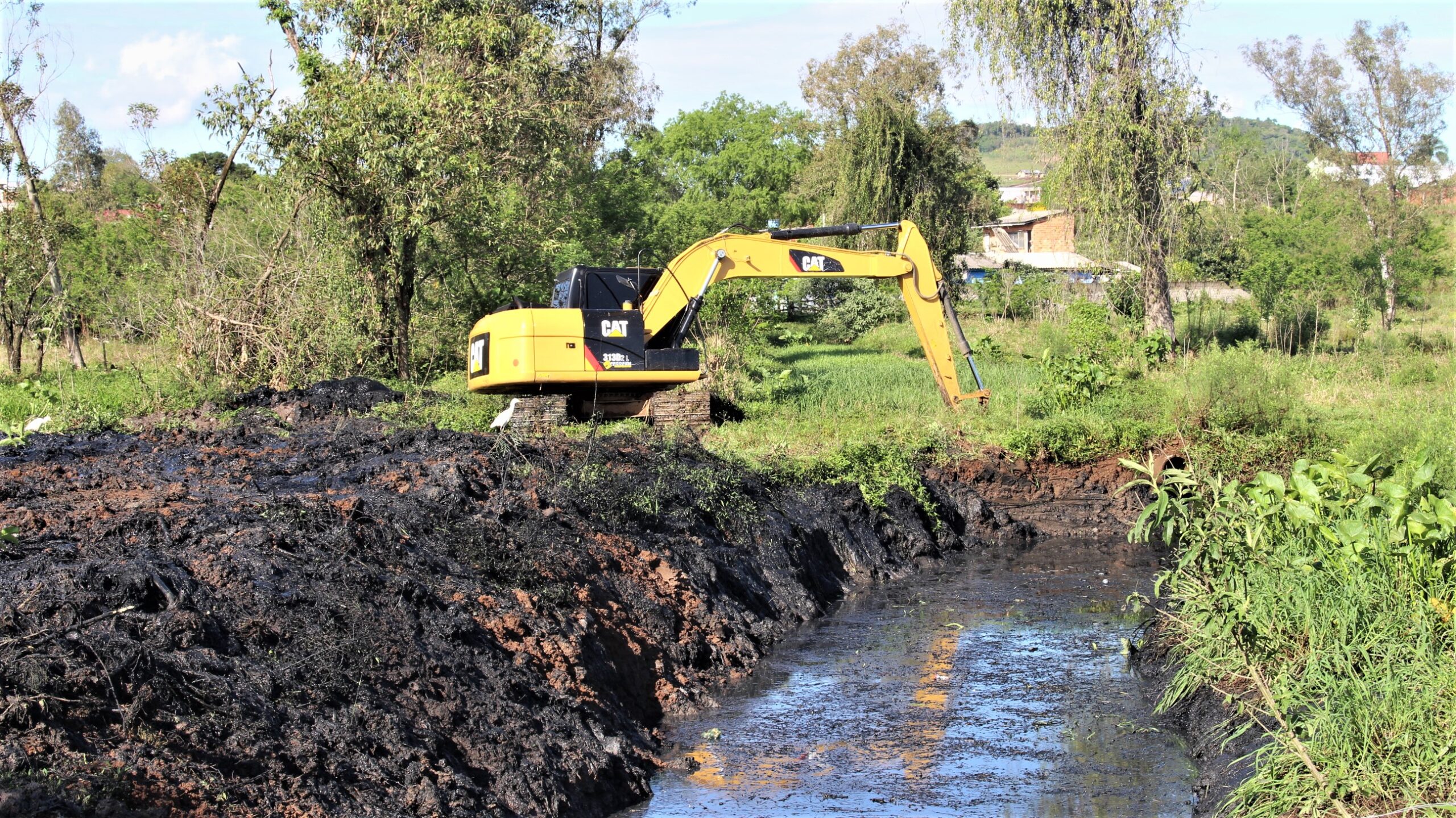 Prefeitura de Parobé promove limpeza e desassoreamento de arroios
