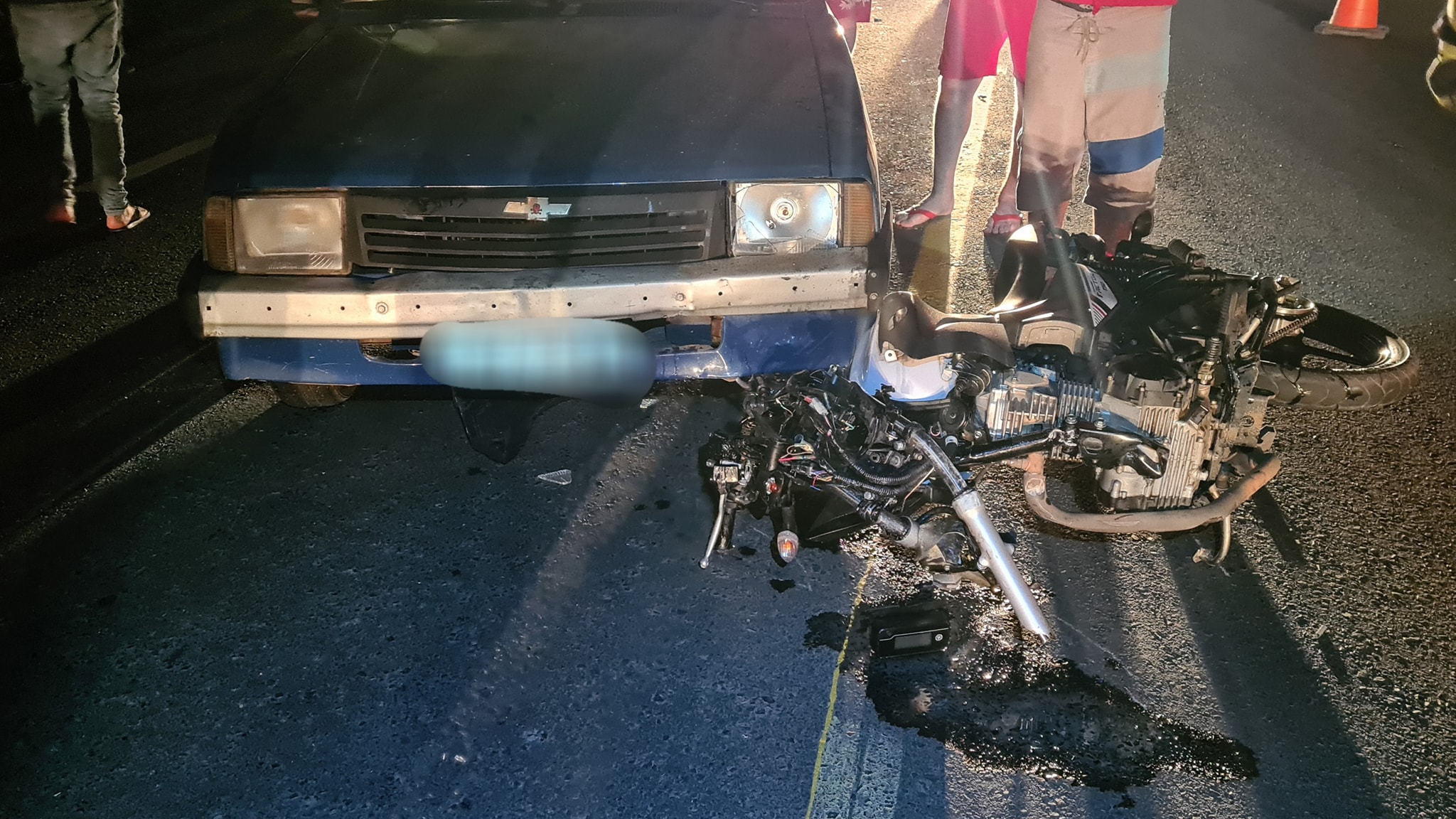 Acidente entre carro e moto deixa ferido na ERS-115